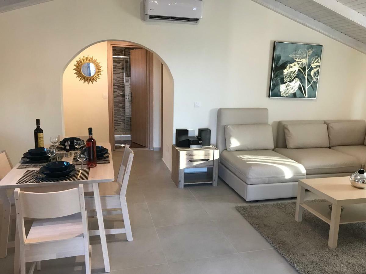 Sirios Apartment Acharavi  Bagian luar foto